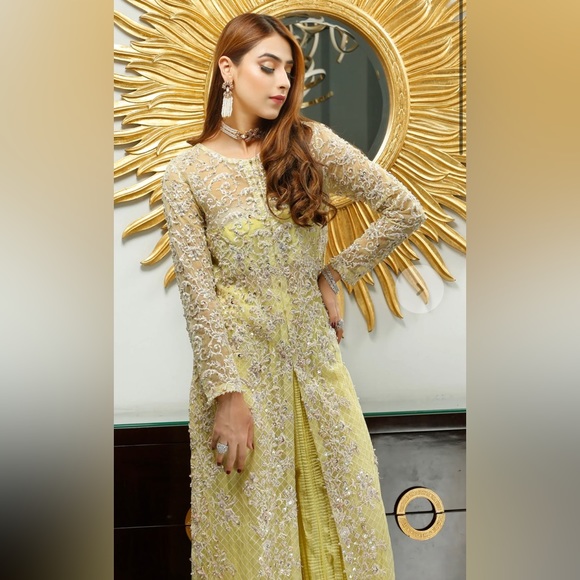 Kanwal Malik 4 piece slip dupatta jacket lengha - Picture 2 of 5